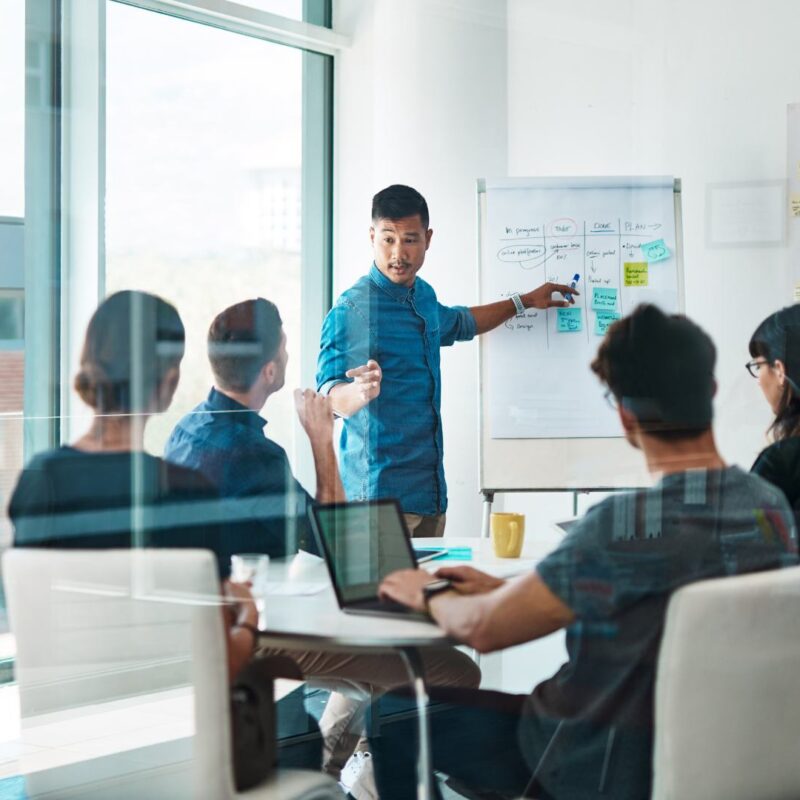 expansao-de-negocios-crescimento-acelerado-vs-crescimento-sustentavel-helder-neves-mentor-de-negocios-em-portugal-consultoria-contabilidade-para-empresas-coaching-executivo